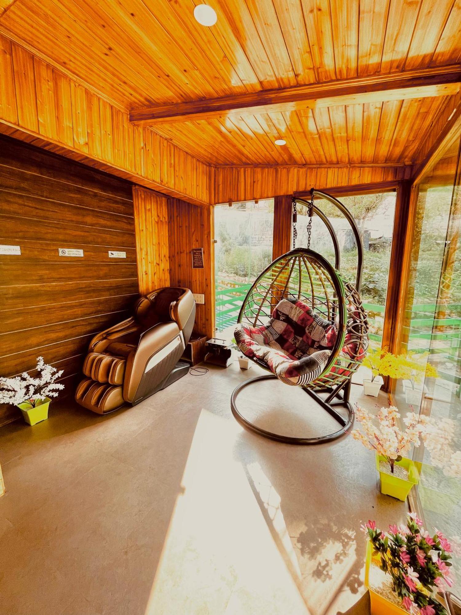 Vista Resort, Manali - ! Near Mall Road !! Hot & Cold Ac Rooms !! Best Selling !! Big Parking !! Luxury Collection !! Open Terrace !! Lift !! Playing Zone !! Property Of The Year ! Exterior photo