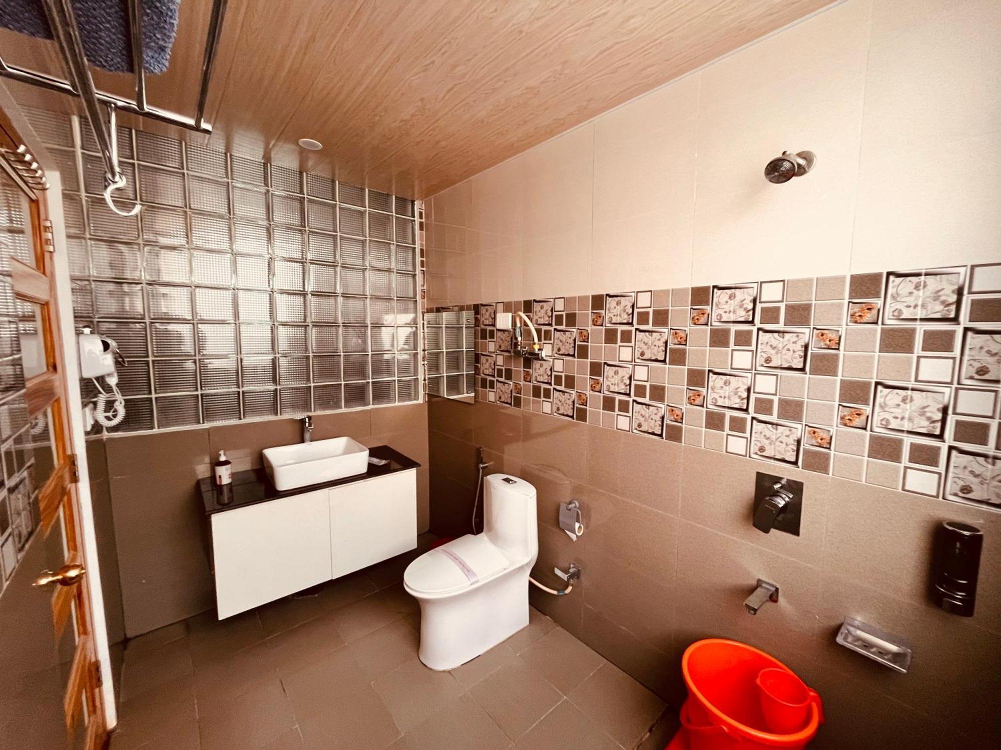 Vista Resort, Manali - ! Near Mall Road !! Hot & Cold Ac Rooms !! Best Selling !! Big Parking !! Luxury Collection !! Open Terrace !! Lift !! Playing Zone !! Property Of The Year ! Exterior photo