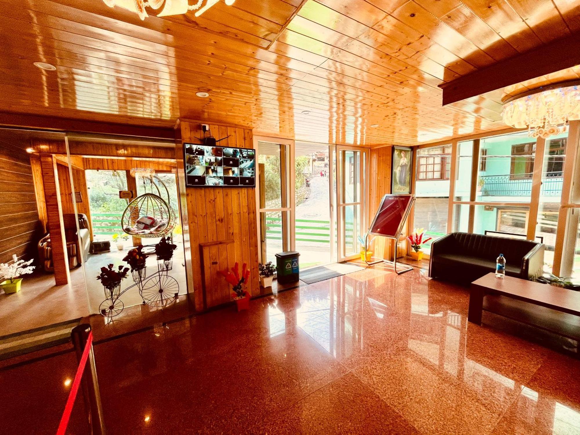 Vista Resort, Manali - ! Near Mall Road !! Hot & Cold Ac Rooms !! Best Selling !! Big Parking !! Luxury Collection !! Open Terrace !! Lift !! Playing Zone !! Property Of The Year ! Exterior photo