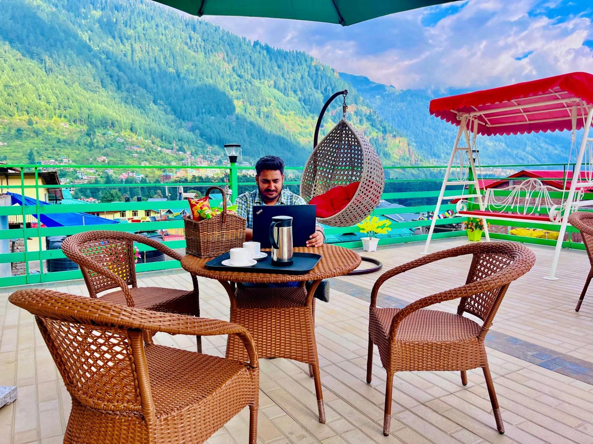 Vista Resort, Manali - ! Near Mall Road !! Hot & Cold Ac Rooms !! Best Selling !! Big Parking !! Luxury Collection !! Open Terrace !! Lift !! Playing Zone !! Property Of The Year ! Exterior photo
