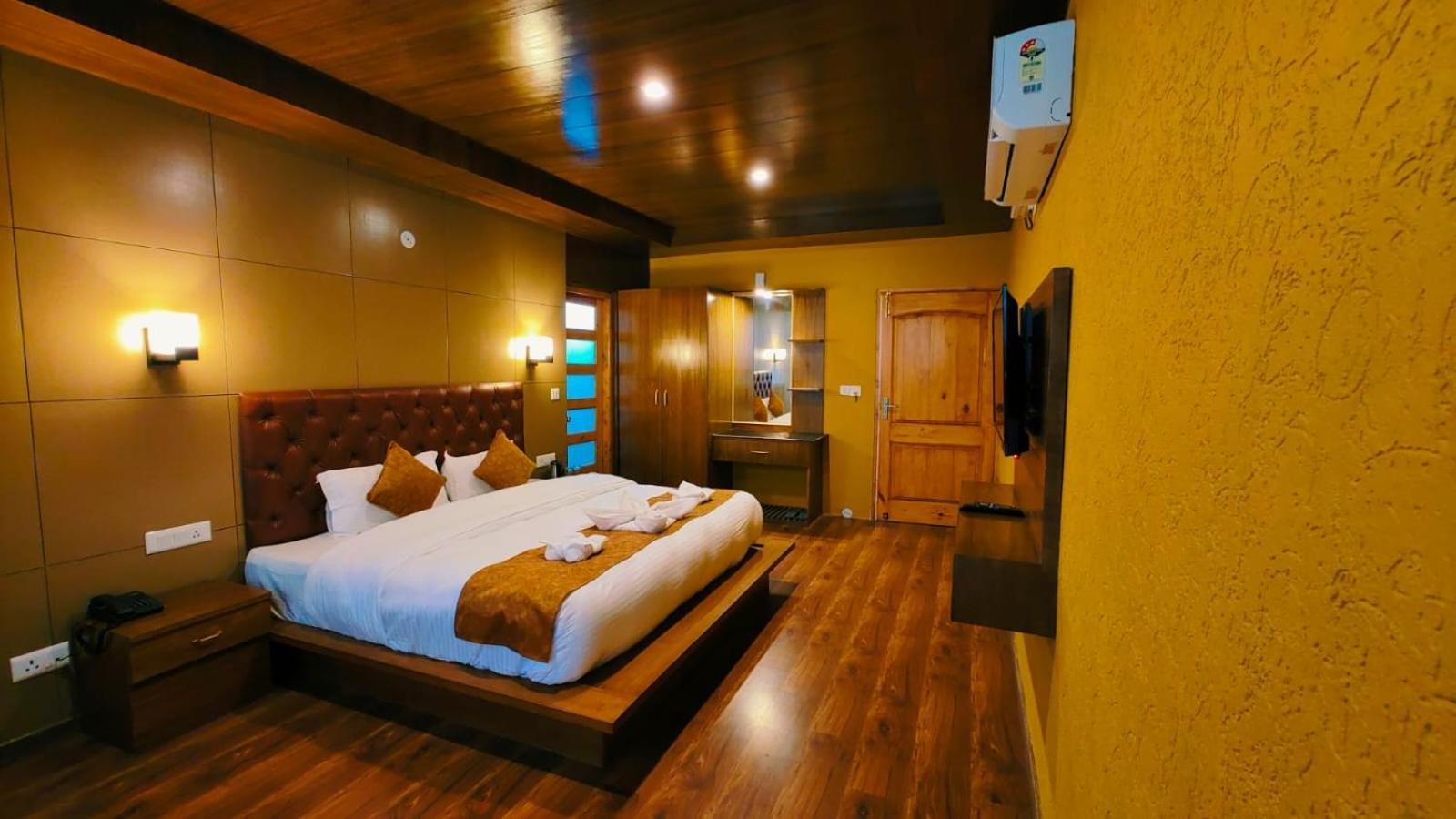 Vista Resort, Manali - ! Near Mall Road !! Hot & Cold Ac Rooms !! Best Selling !! Big Parking !! Luxury Collection !! Open Terrace !! Lift !! Playing Zone !! Property Of The Year ! Exterior photo