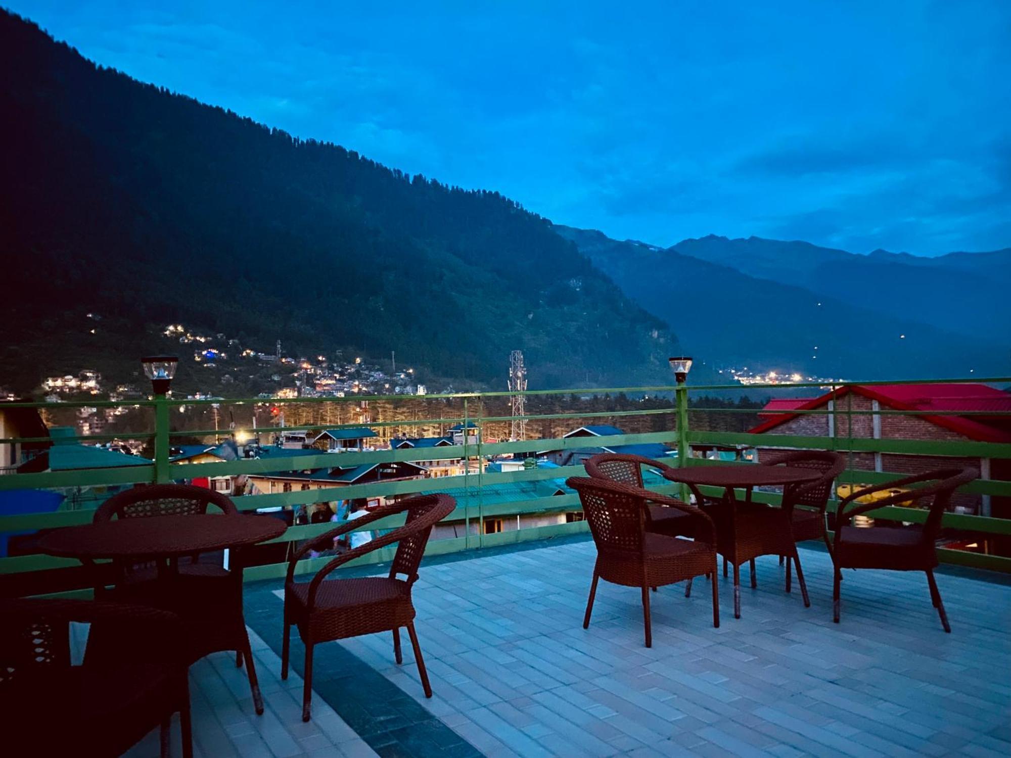 Vista Resort, Manali - ! Near Mall Road !! Hot & Cold Ac Rooms !! Best Selling !! Big Parking !! Luxury Collection !! Open Terrace !! Lift !! Playing Zone !! Property Of The Year ! Exterior photo