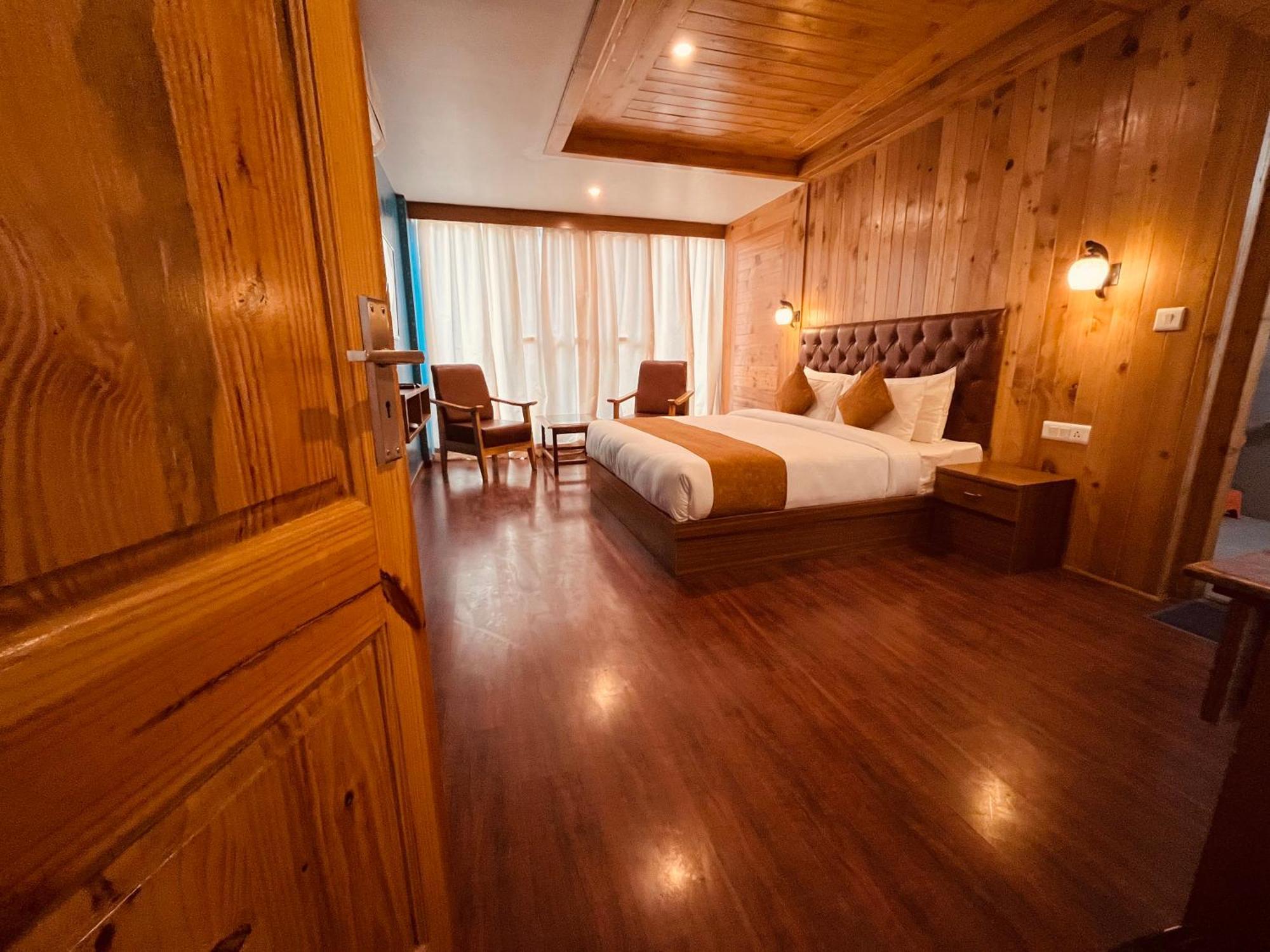 Vista Resort, Manali - ! Near Mall Road !! Hot & Cold Ac Rooms !! Best Selling !! Big Parking !! Luxury Collection !! Open Terrace !! Lift !! Playing Zone !! Property Of The Year ! Exterior photo