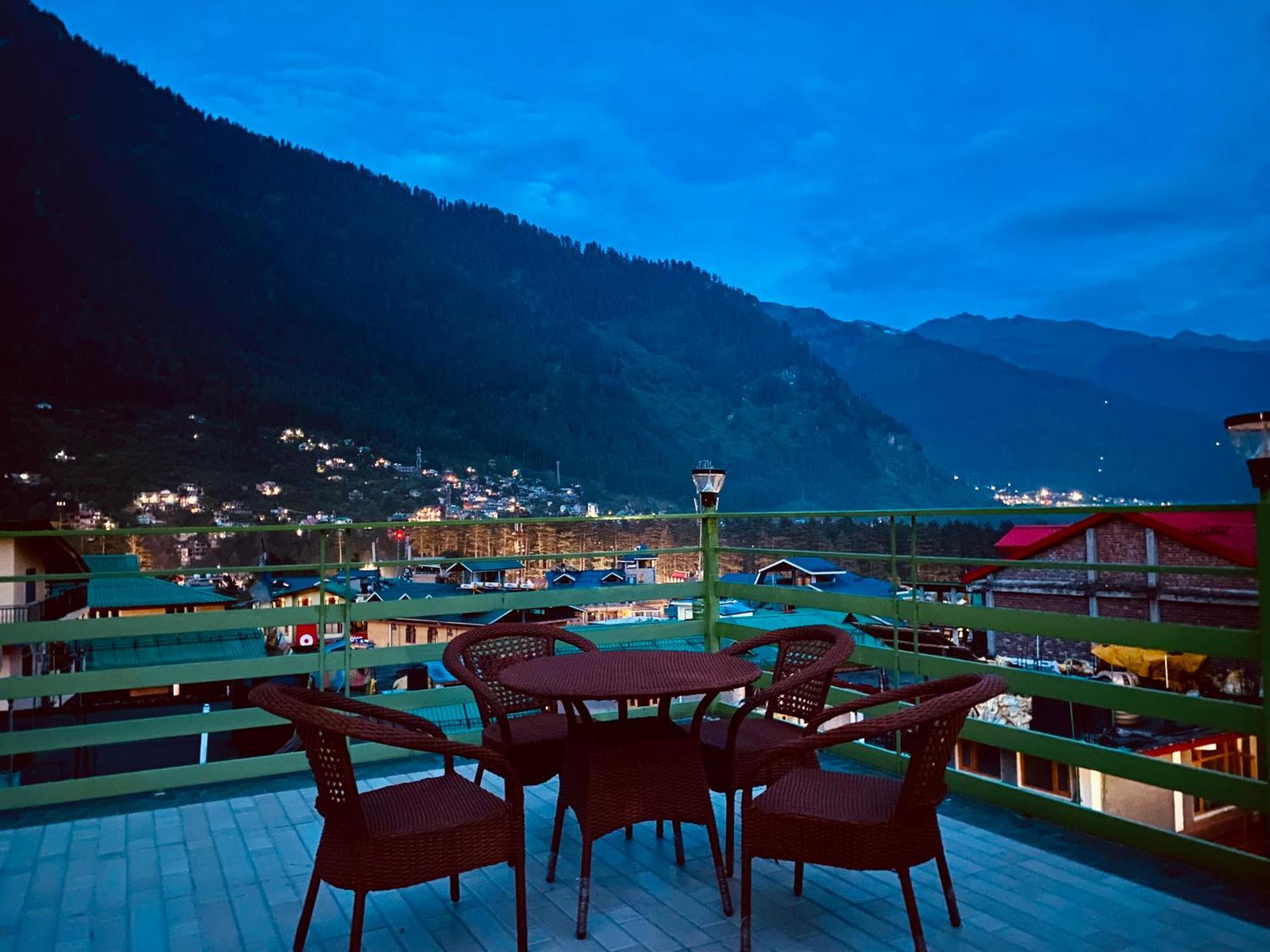 Vista Resort, Manali - ! Near Mall Road !! Hot & Cold Ac Rooms !! Best Selling !! Big Parking !! Luxury Collection !! Open Terrace !! Lift !! Playing Zone !! Property Of The Year ! Exterior photo